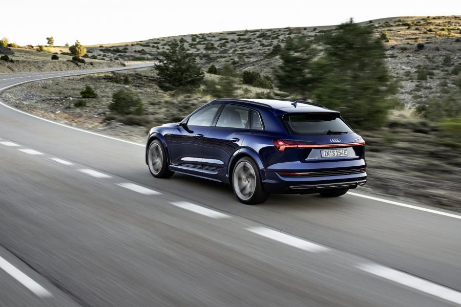  Audi e-tron S 2020 года  (WW) (фото 6 из 62)